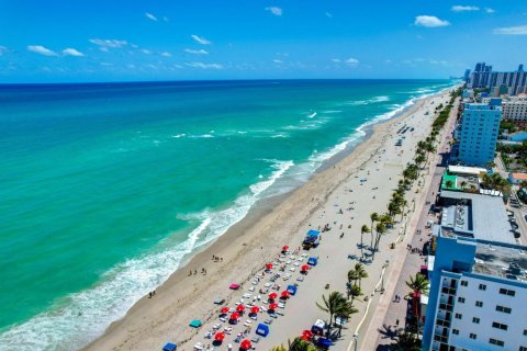 Copropriété à vendre à Hollywood, Floride: 1 chambre, 78.97 m2 № 2423483 - photo 9