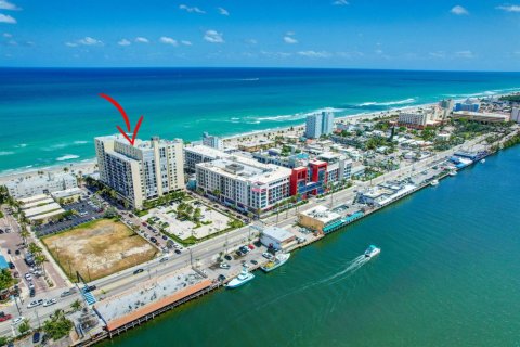 Copropriété à vendre à Hollywood, Floride: 1 chambre, 78.97 m2 № 2423483 - photo 2