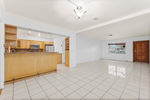Villa ou maison à louer à Hallandale Beach, Floride: 3 chambres, 124.86 m2 № 2378737 - photo 15