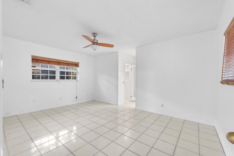 Villa ou maison à louer à Hallandale Beach, Floride: 3 chambres, 124.86 m2 № 2378737 - photo 19