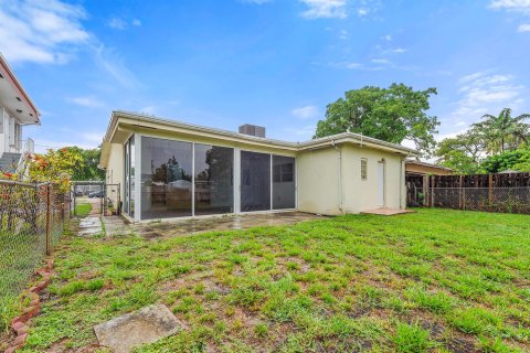 Villa ou maison à louer à Hallandale Beach, Floride: 3 chambres, 124.86 m2 № 2378737 - photo 9