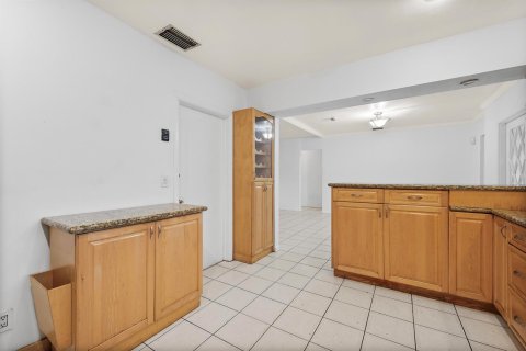 Villa ou maison à louer à Hallandale Beach, Floride: 3 chambres, 124.86 m2 № 2378737 - photo 17