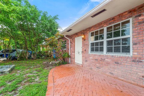 Villa ou maison à louer à Hallandale Beach, Floride: 3 chambres, 124.86 m2 № 2378737 - photo 12