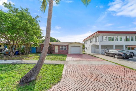 Villa ou maison à louer à Hallandale Beach, Floride: 3 chambres, 124.86 m2 № 2378737 - photo 10