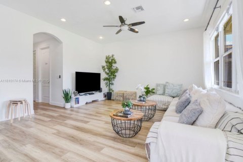 Villa ou maison à vendre à Parkland, Floride: 4 chambres, 277.03 m2 № 1959827 - photo 16