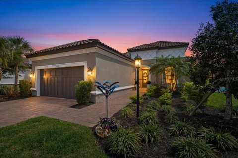 Casa en Bradenton, Florida 3 dormitorios, 195.75 m2 № 2316714