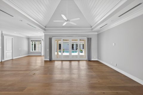 House in Vero Beach, Florida 5 bedrooms, 295.62 sq.m. № 2146236 - photo 26