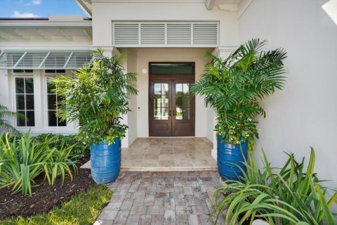 House in Vero Beach, Florida 5 bedrooms, 295.62 sq.m. № 2146236 - photo 5
