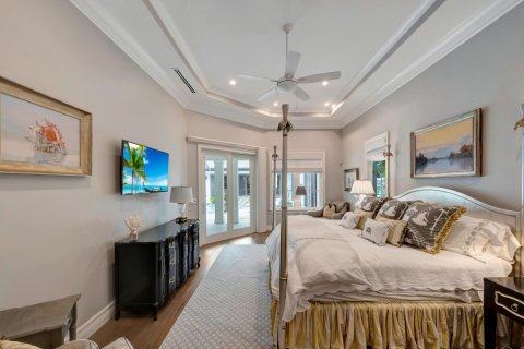 House in Vero Beach, Florida 5 bedrooms, 295.62 sq.m. № 2146236 - photo 28