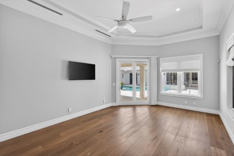 House in Vero Beach, Florida 5 bedrooms, 295.62 sq.m. № 2146236 - photo 29