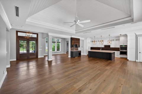 House in Vero Beach, Florida 5 bedrooms, 295.62 sq.m. № 2146236 - photo 14
