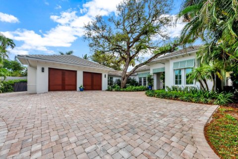 House in Vero Beach, Florida 5 bedrooms, 295.62 sq.m. № 2146236 - photo 4