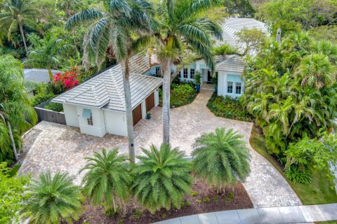 House in Vero Beach, Florida 5 bedrooms, 295.62 sq.m. № 2146236 - photo 3