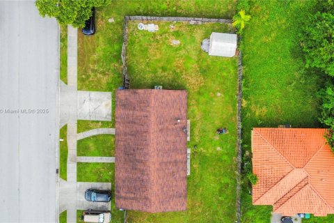 Купить земельный участок в Майами, Флорида № 1927466 - фото 4