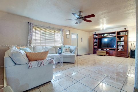 Купить земельный участок в Майами, Флорида № 1927466 - фото 25