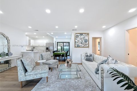 Купить виллу или дом в Майами, Флорида 4 спальни, 131.18м2, № 1988312 - фото 7