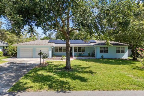 House in Winter Park, Florida 3 bedrooms, 228.17 sq.m. № 1919540 - photo 1