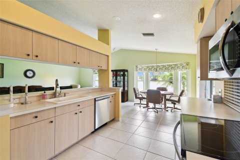 House in Trinity, Florida 3 bedrooms, 183.48 sq.m. № 1844572 - photo 13