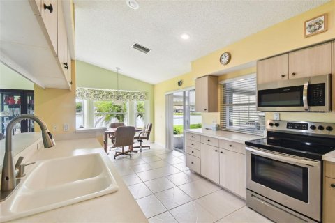 House in Trinity, Florida 3 bedrooms, 183.48 sq.m. № 1844572 - photo 15