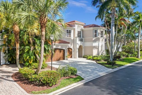 Снять в аренду виллу или дом в Делрей-Бич, Флорида 5 спален, 422.05м2, № 1952997 - фото 2