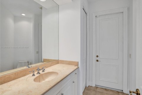 Снять в аренду виллу или дом в Делрей-Бич, Флорида 5 спален, 422.05м2, № 1952997 - фото 13