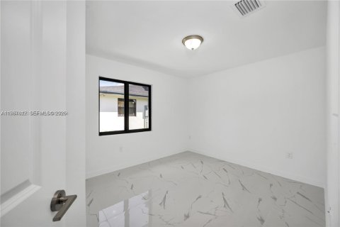 Immobilier commercial à vendre à Florida City, Floride № 2081425 - photo 14