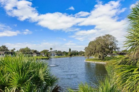 House in Sarasota, Florida 2 bedrooms, 119.66 sq.m. № 1838807 - photo 29