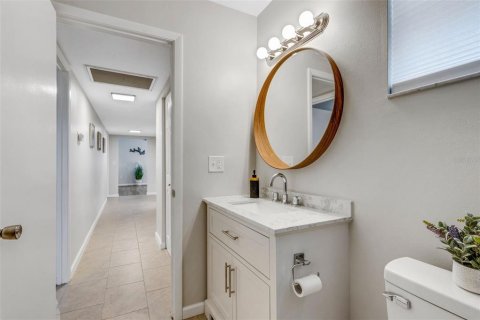 House in Sarasota, Florida 2 bedrooms, 119.66 sq.m. № 1838807 - photo 25