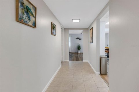 House in Sarasota, Florida 2 bedrooms, 119.66 sq.m. № 1838807 - photo 7