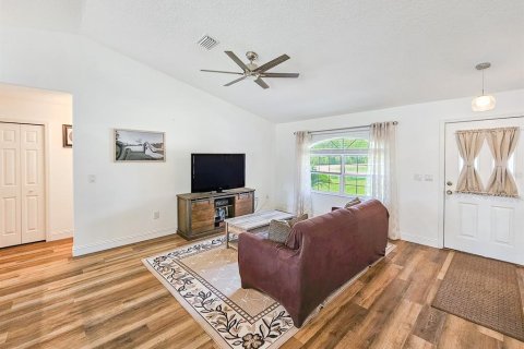 House in Palm Coast, Florida 3 bedrooms, 129.97 sq.m. № 1760365 - photo 5