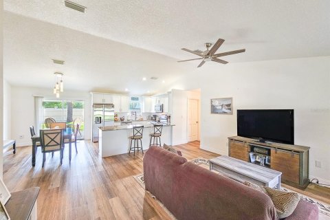 House in Palm Coast, Florida 3 bedrooms, 129.97 sq.m. № 1760365 - photo 2