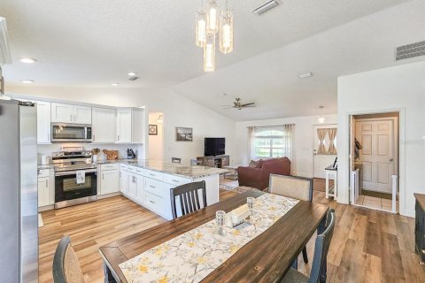 House in Palm Coast, Florida 3 bedrooms, 129.97 sq.m. № 1760365 - photo 12
