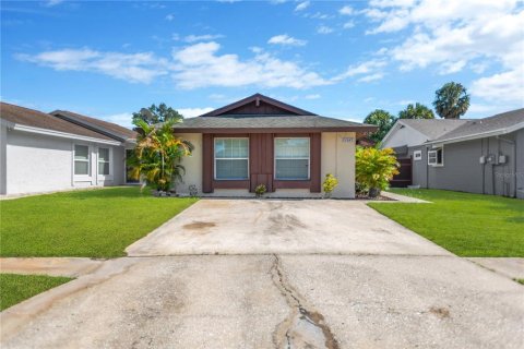 Casa en venta en Tampa, Florida, 3 dormitorios, 137.87 m2 № 1916347 - foto 2