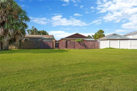 Casa en venta en Tampa, Florida, 3 dormitorios, 137.87 m2 № 1916347 - foto 28