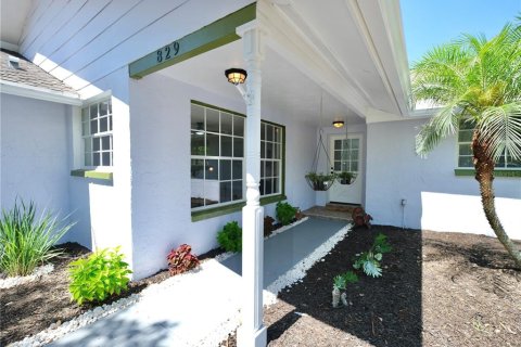 House in Tarpon Springs, Florida 5 bedrooms, 242.85 sq.m. № 1758077 - photo 4