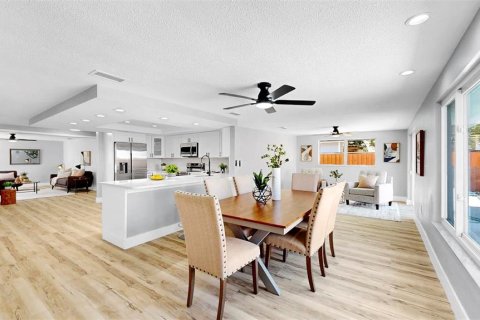 House in Tarpon Springs, Florida 5 bedrooms, 242.85 sq.m. № 1758077 - photo 7