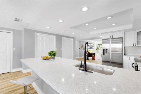 House in Tarpon Springs, Florida 5 bedrooms, 242.85 sq.m. № 1758077 - photo 14