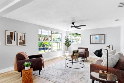 House in Tarpon Springs, Florida 5 bedrooms, 242.85 sq.m. № 1758077 - photo 20