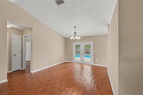 House in Gainesville, Florida 3 bedrooms, 134.71 sq.m. № 2394209 - photo 11