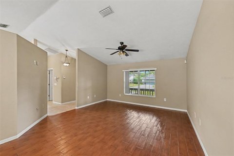 House in Gainesville, Florida 3 bedrooms, 134.71 sq.m. № 2394209 - photo 13