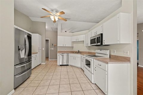 House in Gainesville, Florida 3 bedrooms, 134.71 sq.m. № 2394209 - photo 2