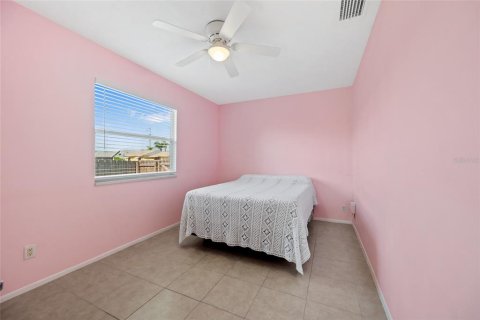 House in Holiday, Florida 4 bedrooms, 118.17 sq.m. № 1850006 - photo 21