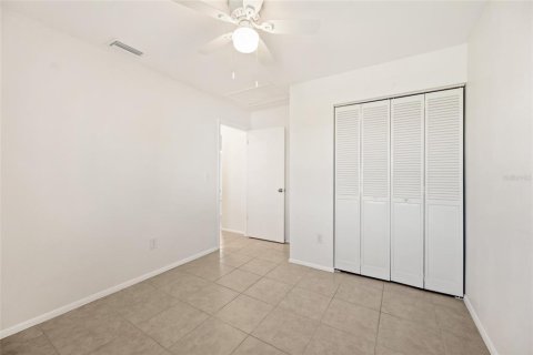 House in Holiday, Florida 4 bedrooms, 118.17 sq.m. № 1850006 - photo 17