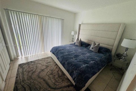 Apartment in Miami, Florida 1 bedroom, 78.97 sq.m. № 1922379 - photo 5