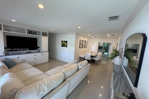 Villa ou maison à vendre à Miami Gardens, Floride: 5 chambres, 161.46 m2 № 2069043 - photo 4