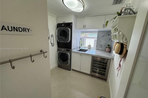 Villa ou maison à vendre à Miami Gardens, Floride: 5 chambres, 161.46 m2 № 2069043 - photo 25