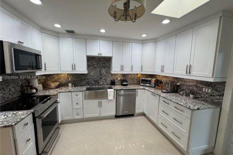 Villa ou maison à vendre à Miami Gardens, Floride: 5 chambres, 161.46 m2 № 2069043 - photo 12