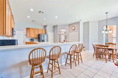 House in Winter Garden, Florida 4 bedrooms, 275.64 sq.m. № 1911068 - photo 7