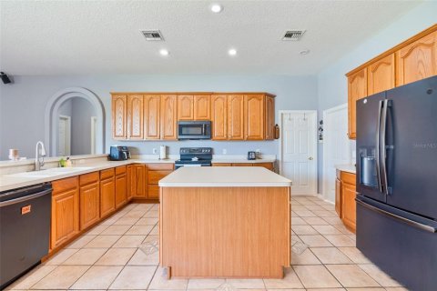 House in Winter Garden, Florida 4 bedrooms, 275.64 sq.m. № 1911068 - photo 11