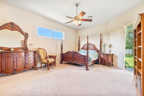 House in Winter Garden, Florida 4 bedrooms, 275.64 sq.m. № 1911068 - photo 20
